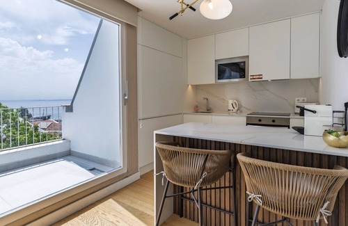 Se Apartment | Penthouse on the Tagus in Alfama by LovelyStay