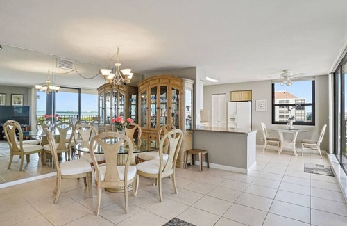 Isla del Sol Condo | Penthouse Paradise with Amazing Views: 2BD, 2BA -