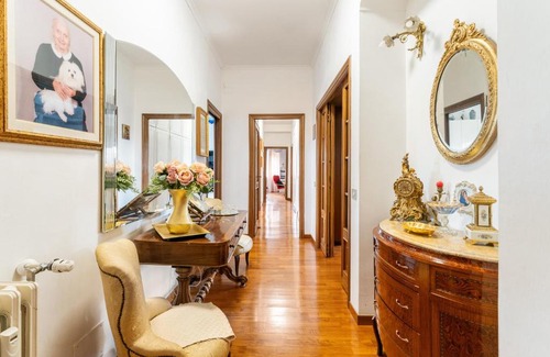 Quartiere XX Ardeatino House | Penthouse Room Private Bath & Wi Fi AC