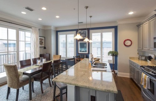 Historic District - North Condo | Penthouse - Spacious, Off-Street Parking, King Ensuite Bedrooms