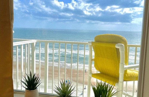 Lenox Park Condo | Penthouse Studio w Sweeping Ocean Views; Great Eats Nearby & Pier/Boardwalk 7BL