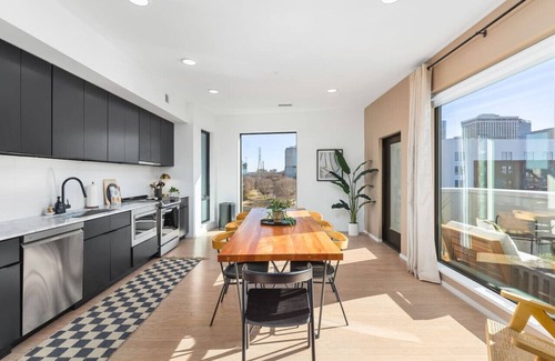 North Capitol Apartment | Penthouse with Patio Walk to Downtown 3 Bedrooms, 5 Beds