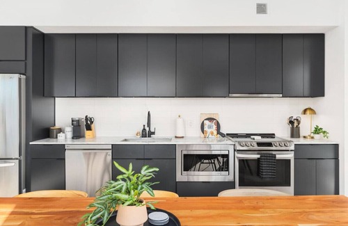 North Capitol Apartment | Penthouse with Patio Walk to Downtown 3 Bedrooms, 5 Beds