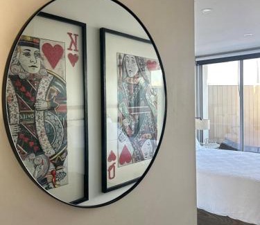 Bulleen Apartment | Penthouse with Stunning Melbourne Skyline View