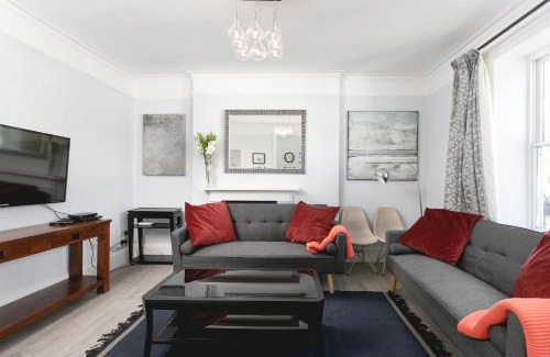 Pembridge Apartment | PenthouseStays Notting Hill - Chic 2 Bedroom Apartment w/King Beds - near Portobello Road & Kensington High Street