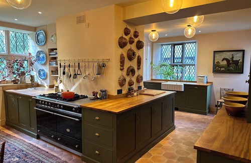 Mynydd Isa House | Pentrehobyn Hall sleeps 18