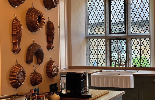 Mynydd Isa House | Pentrehobyn Hall sleeps 18