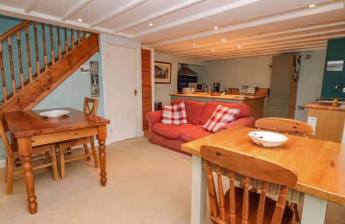 Aberystwyth Cottage | PENYBONT APARTMENT, pet friendly, with a garden in Bow Street, Wales