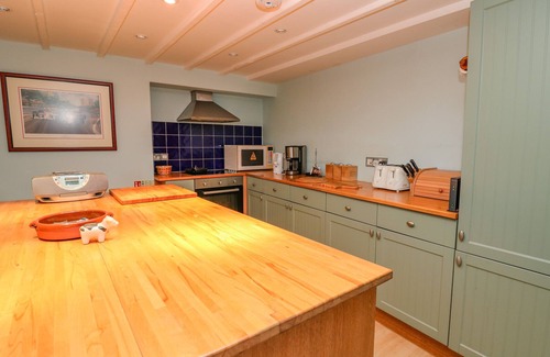 Aberystwyth Cottage | PENYBONT APARTMENT, pet friendly, with a garden in Bow Street, Wales