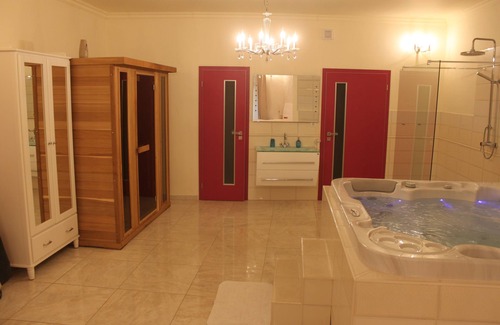 Ceske Budejovice Hotel | Penzion 4 Dvory