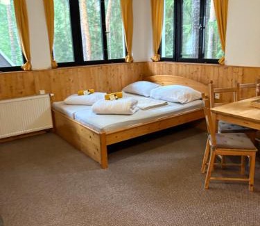 Doksy House | Penzion a Restaurace Kamínek