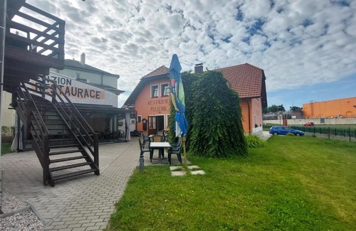 Klatovy House | Penzion a restaurace U Strnada