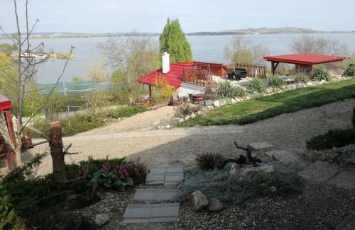 Pavlov House | Penzion Nad jezerem