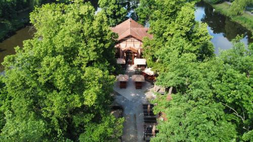 Pisek House | Penzion Restaurace Ostrov