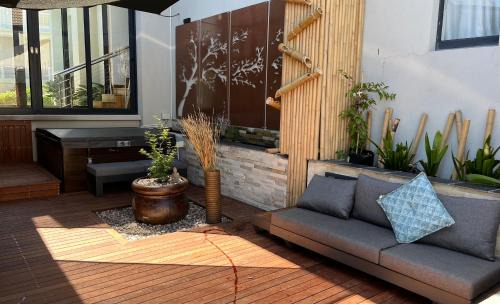Scott Estate Villa | Pepper House Villa ,Housekeeper , heated pool , Hot tub, backup solar and water systems