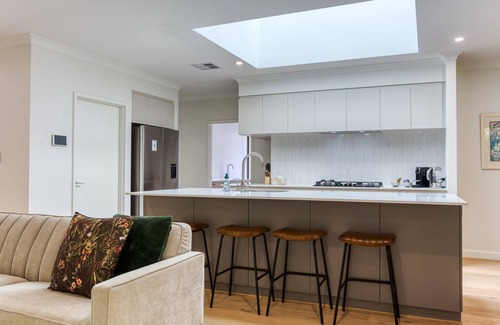 Abbey House | Peppermint Breeze – A Luxurious Retreat Surrounded by Nature