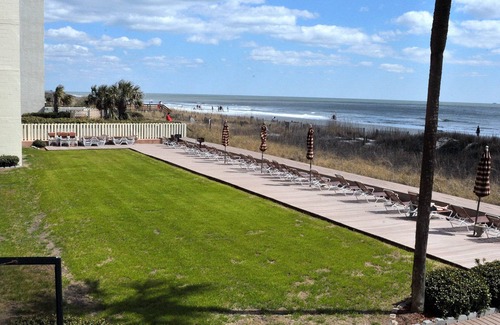 Ocean Drive Apartment | Peppertree By The Sea