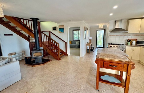 Peppermint Grove Beach House | Peppy Beach House – Stunning Ocean Views & Relaxed Coastal Escape