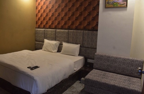 Vastrapur Hotel | Peradiot Hotel - Vastrapur
