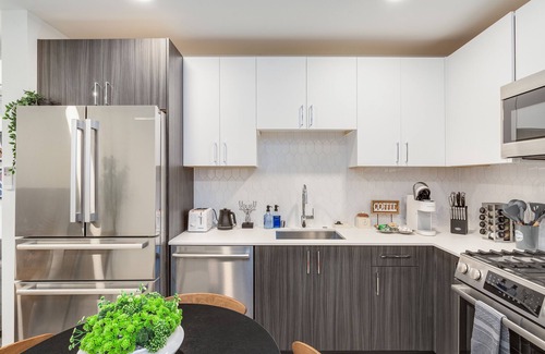 Broadway House | Perch - Howell Haven 33: Pet-Friendly Urban Haven in Historic Capitol Hill