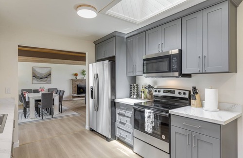 Newport House | Perch - Sunny 4BR Retreat – Family-Friendly Comfort