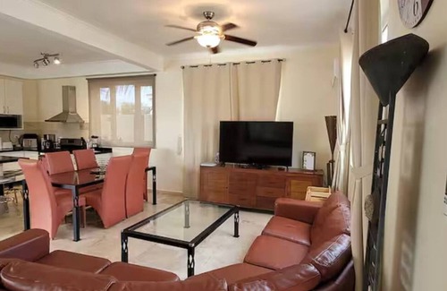 Kamay Villa | Perched on a hill in Noord, this villa is a 6-bed, 7-bath luxury retreat just minutes from Palm Beach. With 5,500 sq. ft. of indoor comfort plus expansive outdoor living, this private villa blends upscale elegance with island charm.