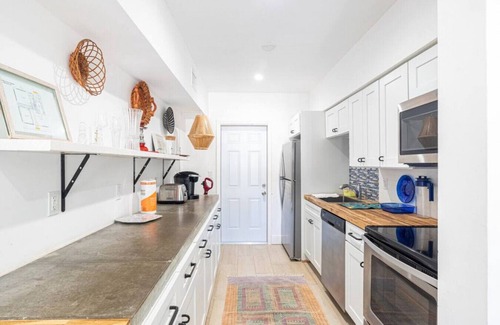 Bay Harbor Islands Apartment | Perfect 2 bed 1 bath|Prime Location 2 min to beach