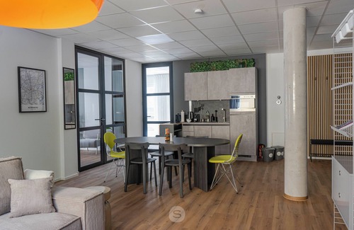 Altstadt - Sankt Lorenz Apartment | Perfect city center location, 107 sqm, directly at the opera house in suite flair with terrace