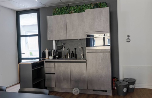 Altstadt - Sankt Lorenz Apartment | Perfect city center location, 107 sqm, directly at the opera house in suite flair with terrace