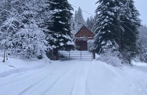 Sagle House | Perfect Combination Ski/Lake/Mountain Cabin - Lake Pend Oreille Idaho