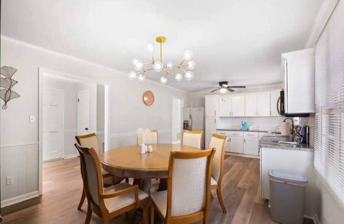 Garner House | Perfect cute home in Garner w firepit & king bed
