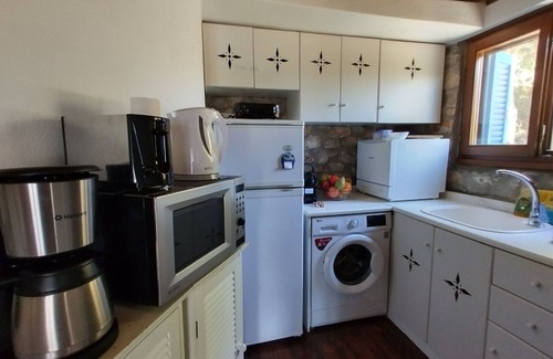 Krotiri House | Perfect family holiday Cottage, walk to the Beach + Pool access