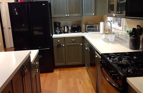 Madison House | Perfect family retreat in the White Mts., Pool & Tennis Court, Dogs OK!