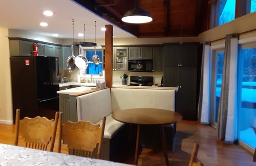 Madison House | Perfect family retreat in the White Mts., Pool & Tennis Court, Dogs OK!