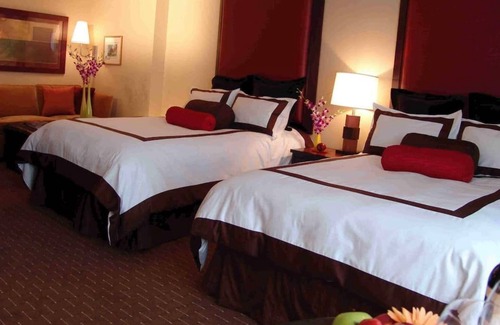 Dupont Circle House | Perfect for Business Travel! 4 Relaxing Units, with Private Parking!