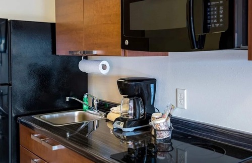 Billings Hotel | Perfect for Families: Pet-Friendly Room w/Kitchen Near ZooMontana & Parks