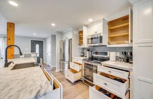 McAlpine House | Perfect for families, pets, events. Have your own slice of private quiet.
