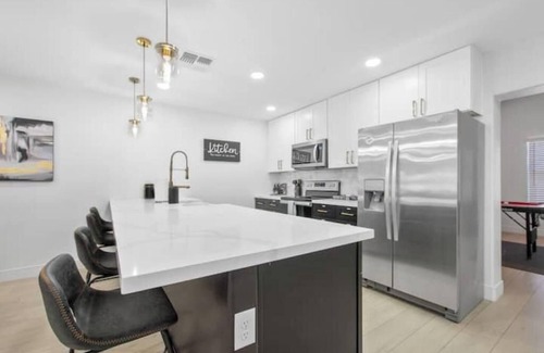 Mesa House | Perfect for Large Group 5BD+3BA Free Parking