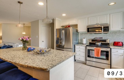 Oxon Hill-Glassmanor House | Perfect Getaway Deal in a PRIME Location Hurry before the deal ends!