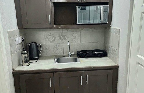 Charlotte Apartment | Perfect getaway with amazing sunsets, 5 min walk from the Beach. Pet friendly!