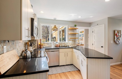 Manchester-by-the-Sea House | Perfect home for family gatherings on a dead-end street, walk to beach & town