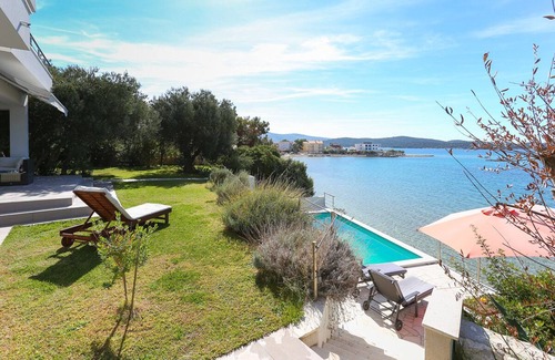 Zaboric House | Perfect holiday home for a small group or a family - directly on the beach