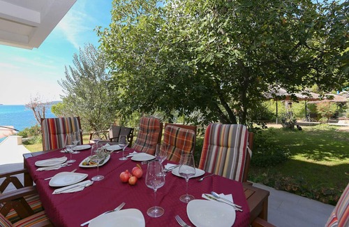 Zaboric House | Perfect holiday home for a small group or a family - directly on the beach