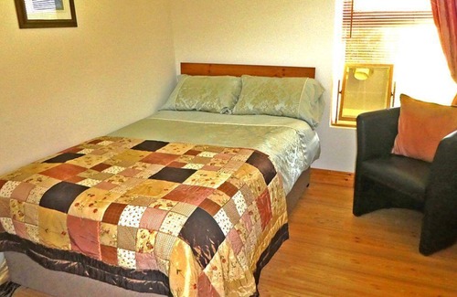 Newport Apartment | Perfect house for exploring Westport & cycling the Greenway