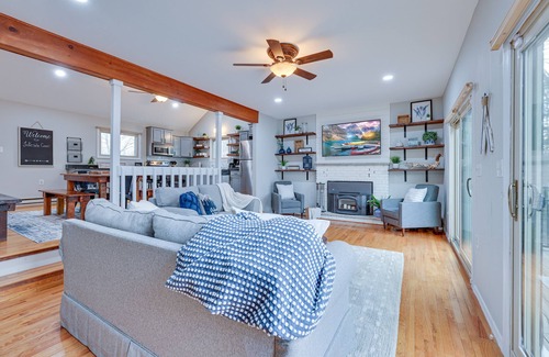 Long Pond House | Perfect Lakefront Poconos Getaway 5 mi. to Kalahari + Camelback - Firepit+Hottub