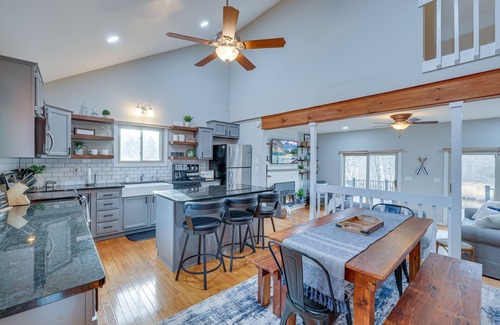 Long Pond House | Perfect Lakefront Poconos Getaway 5 mi. to Kalahari + Camelback - Firepit+Hottub