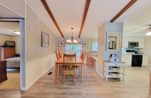 Marion House | Perfect Lakeside Retreat at Lake of Egypt-Huge home for 2 Families, Dock & Beach