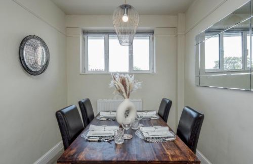 Brompton & Hans Town Apartment | Perfect Location 2 Bed South Kensington Knightsbridge Chelsea with AC