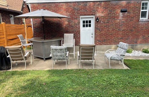 Silverton House | Perfect location 2 minutes to Kenwood Mall, 10 minutes to Downtown