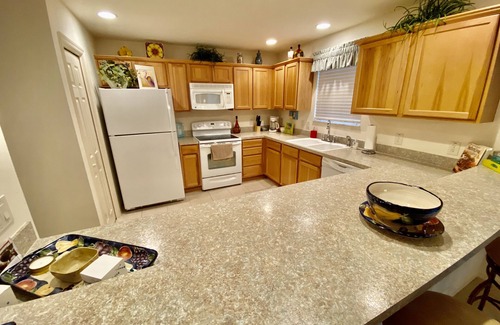 The Villages Villa | Perfect Location 2/2 Villa in Creekside Landing walking distance to Lake Sumter
